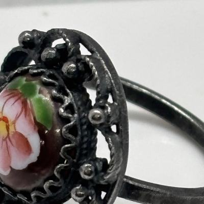 LOT 107: Vintage Rostov Finift Yaroslav Region Filigree Ring w/Enamel Painted Insert & Filigree Brooch w/Enamel Painted Insert