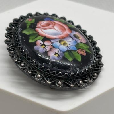 LOT 107: Vintage Rostov Finift Yaroslav Region Filigree Ring w/Enamel Painted Insert & Filigree Brooch w/Enamel Painted Insert
