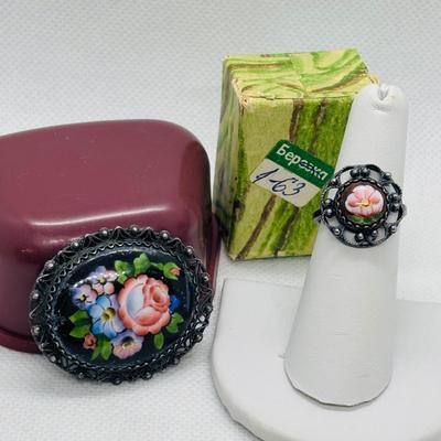LOT 107: Vintage Rostov Finift Yaroslav Region Filigree Ring w/Enamel Painted Insert & Filigree Brooch w/Enamel Painted Insert
