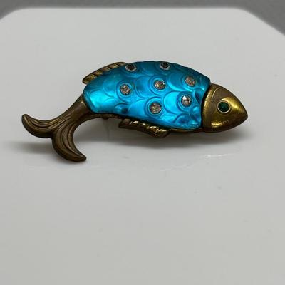 LOT 108: Antique Venezia Italy Micro Mosaic Mandolin Brooch, 800 Silver Filigree Butterfly Brooch & Unique Fish Brooch