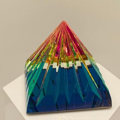 LOT:165: Colorful Collection of Crystals, Stones Geodes and More