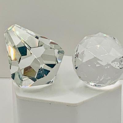 LOT:165: Colorful Collection of Crystals, Stones Geodes and More