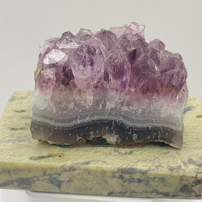 LOT:165: Colorful Collection of Crystals, Stones Geodes and More