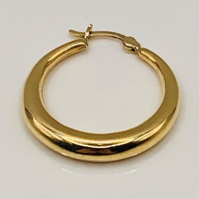 LOT:166: Pair of 14k Gold Hoop Earrings Mark DW - 2.46g tw