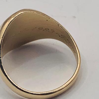 LOT 175: Villanova University 14k Gold Woman's Class Ring Size 5.5 5.12g Tw