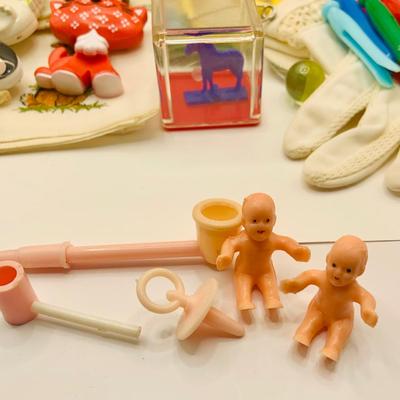 LOT 178: Assortment of Vintage Childrens Jewelry, Kit Gloves, Toys, Games Including Keys to Phildelphia Zoo, Kitty in the Keg Diaper Pins...