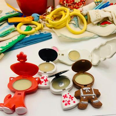 LOT 178: Assortment of Vintage Childrens Jewelry, Kit Gloves, Toys, Games Including Keys to Phildelphia Zoo, Kitty in the Keg Diaper Pins...