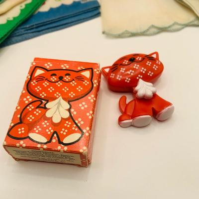 LOT 178: Assortment of Vintage Childrens Jewelry, Kit Gloves, Toys, Games Including Keys to Phildelphia Zoo, Kitty in the Keg Diaper Pins...