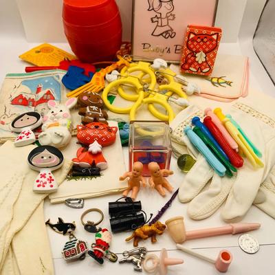 LOT 178: Assortment of Vintage Childrens Jewelry, Kit Gloves, Toys, Games Including Keys to Phildelphia Zoo, Kitty in the Keg Diaper Pins...