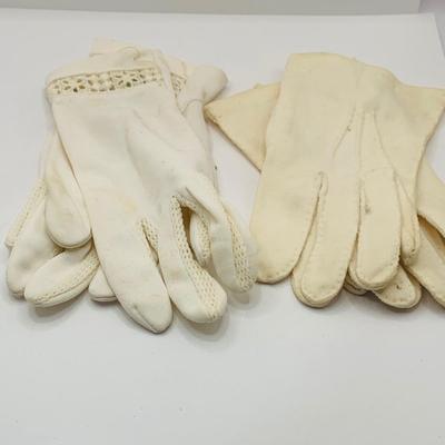 LOT 178: Assortment of Vintage Childrens Jewelry, Kit Gloves, Toys, Games Including Keys to Phildelphia Zoo, Kitty in the Keg Diaper Pins...