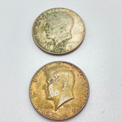 LOT 199J: Collection of US Coins - Three Kennedy Half Dollar Coins, One Gold Plated Susan B Anthony $1 Coin and One 1963 Roosevelt Dime...