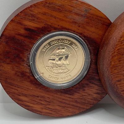 LOT 204J: 1492 - 1992 500 Quincentennial Coin in Round Wooden Box and 1976 United Nations Bronze Peace Medal
