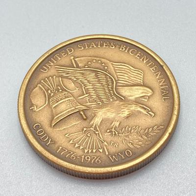 LOT 206J: Collection of Coins, Tokens and Medals - Independence Hall, Buffalo Bill, Richard Nixon and More