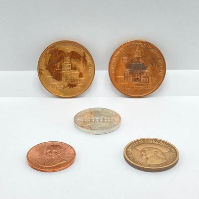 LOT 206J: Collection of Coins, Tokens and Medals - Independence Hall, Buffalo Bill, Richard Nixon and More