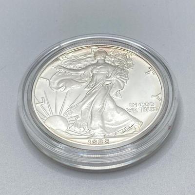 LOT 207J: 1988 American Eagle One Ounce One Dollar Silver Coin with Certificate of Authenticity in Original Presentation Box