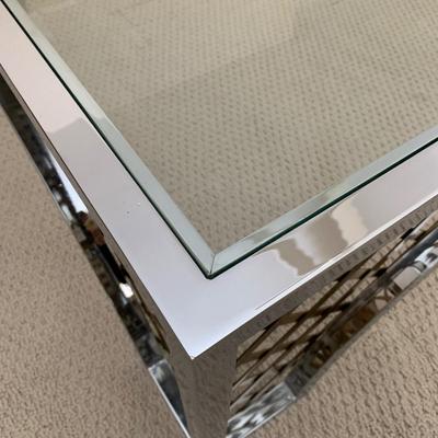 LOT 3 L: Square Glass Top & Thatched Metal Base Table