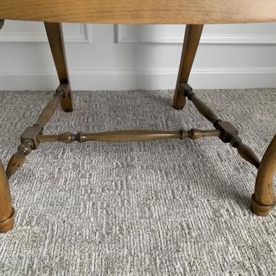 LOT 9 4 Queen Anne Style Walnut Dining Chairs