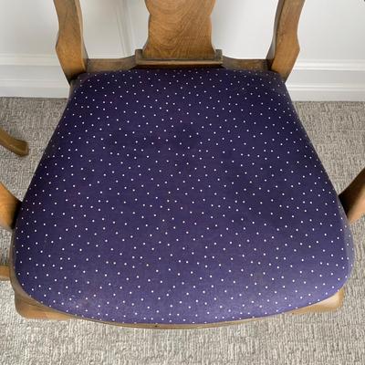 LOT 9 4 Queen Anne Style Walnut Dining Chairs