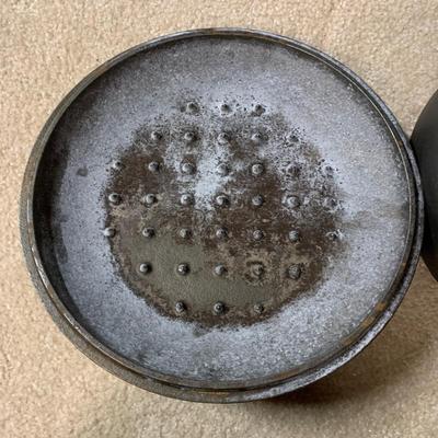 LOT 22 B: Lodge 6 & 7 (in box) Quart Dutch Ovens w/ Iron Covers