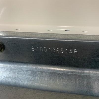 LOT 27 B: Quasar Microwave Model #MQS0963E