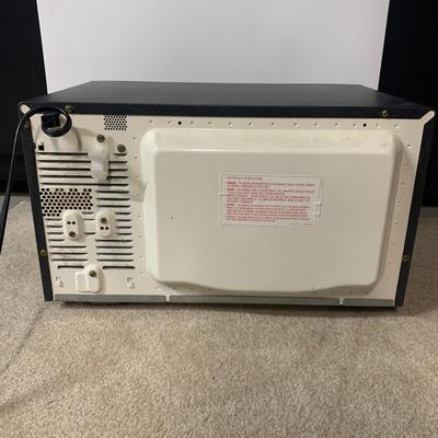 LOT 27 B: Quasar Microwave Model #MQS0963E