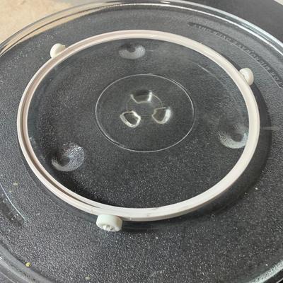 LOT 27 B: Quasar Microwave Model #MQS0963E