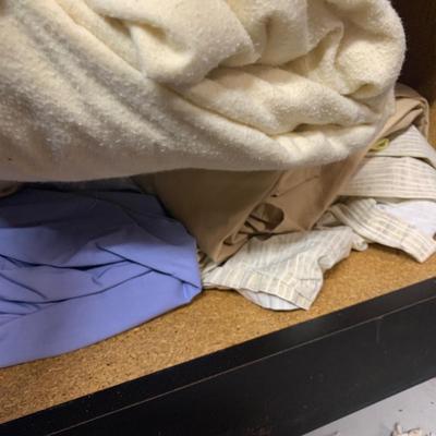 LOT 28 B: Linen Collection Clearout! Comforters, Sheets, Quilts, & More
