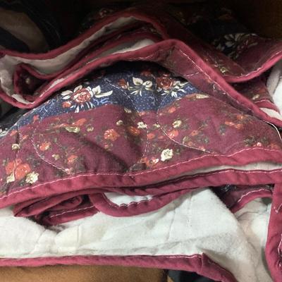 LOT 28 B: Linen Collection Clearout! Comforters, Sheets, Quilts, & More