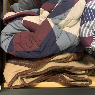 LOT 28 B: Linen Collection Clearout! Comforters, Sheets, Quilts, & More