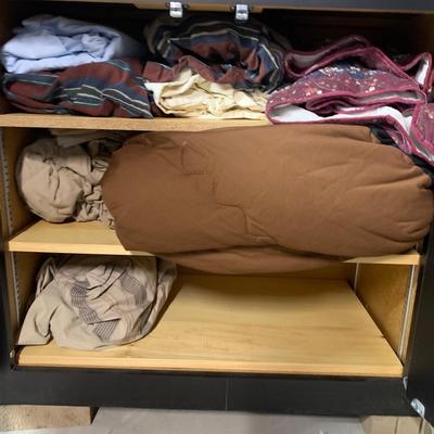 LOT 28 B: Linen Collection Clearout! Comforters, Sheets, Quilts, & More