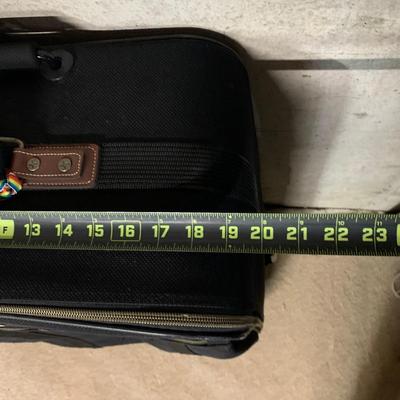 LOT 34 B: American Tourister Suitcases