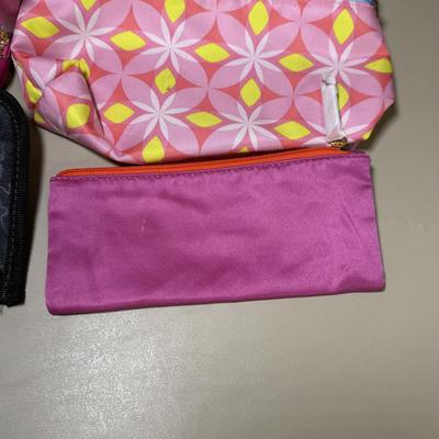 LOT 46B: Esteé Lauder Makeup Bags & More Fashionable Pouches