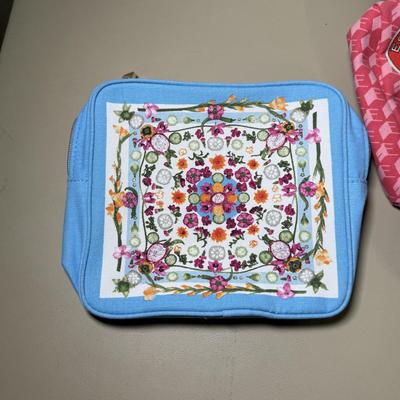 LOT 46B: Esteé Lauder Makeup Bags & More Fashionable Pouches