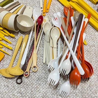 LOT 48B: Large Collection of Vintage Tupperware Utensils, Measuring Instruments & More