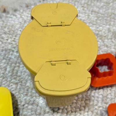 LOT 48B: Large Collection of Vintage Tupperware Utensils, Measuring Instruments & More