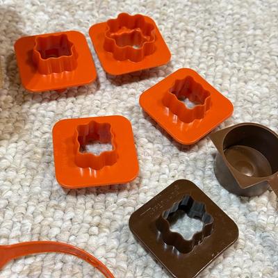 LOT 48B: Large Collection of Vintage Tupperware Utensils, Measuring Instruments & More