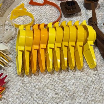 LOT 48B: Large Collection of Vintage Tupperware Utensils, Measuring Instruments & More