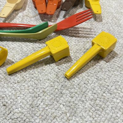 LOT 48B: Large Collection of Vintage Tupperware Utensils, Measuring Instruments & More