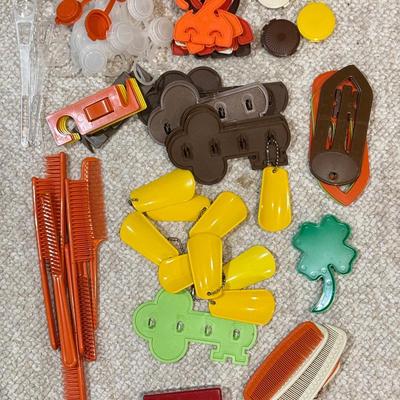 LOT 49B: Vintage Tupperware Collection - Containers, Measuring Cup, Key Hooks, Combs, Kids’ Lunchbox & Mo