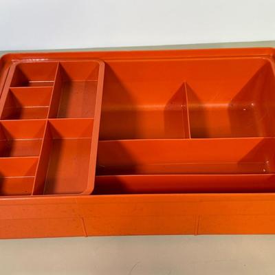 LOT 50B: Vintage 70s Style Tupperware Collection