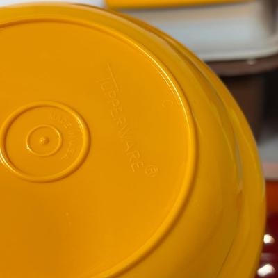 LOT 50B: Vintage 70s Style Tupperware Collection