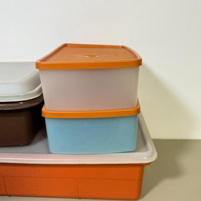 LOT 50B: Vintage 70s Style Tupperware Collection