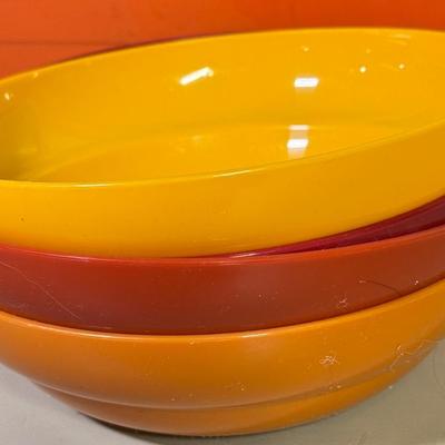 LOT 50B: Vintage 70s Style Tupperware Collection
