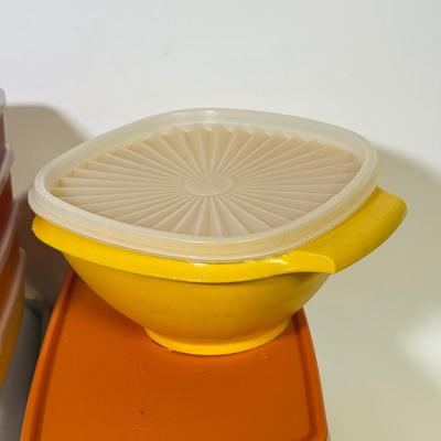 LOT 50B: Vintage 70s Style Tupperware Collection