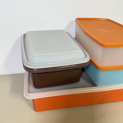 LOT 50B: Vintage 70s Style Tupperware Collection