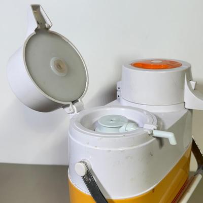 LOT 52B: Vintage Thermoses