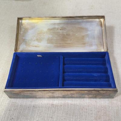 LOT 66B: Vintage Silverplate Collection - Towle Jewlery Box, Amston 1741 Platter, Victoria 118 Meat Tray & Footed Bowl