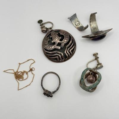 LOT 76J: Scrap/Craft Lot - Broken 14kt Gold Chain & Sterling Silver Rings w/ Mis-Match Silver Screwback Earrings