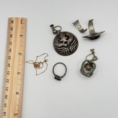 LOT 76J: Scrap/Craft Lot - Broken 14kt Gold Chain & Sterling Silver Rings w/ Mis-Match Silver Screwback Earrings