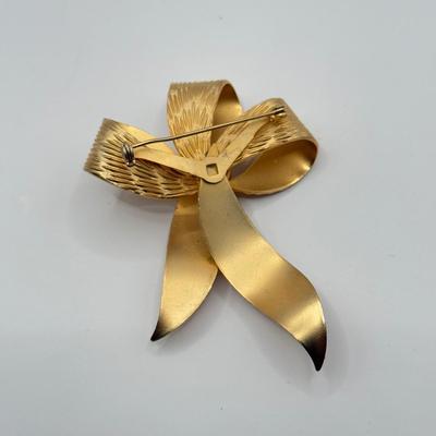 LOT 78J: Collection of Goldtone Jewelry - Collar Buckle Choker Necklaces, Size 4.5 Ring, Pins & Brooches